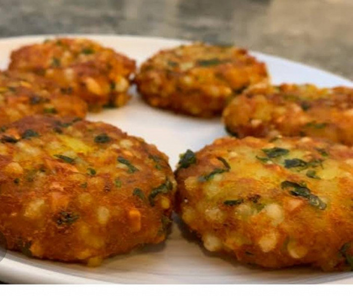 Sabudana tikki with curd & imly chutney 6pcs