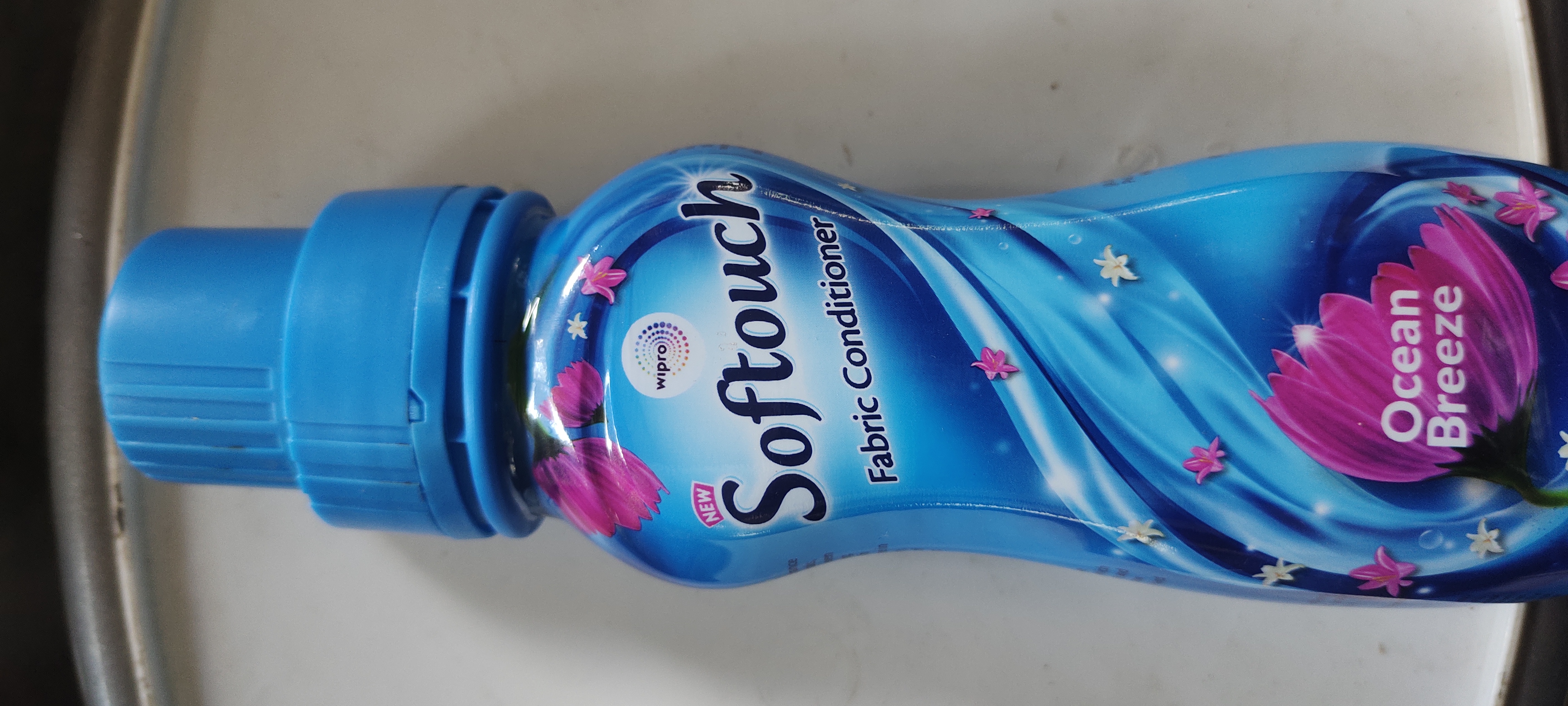 Softouch fabric conditioner ocean breeze