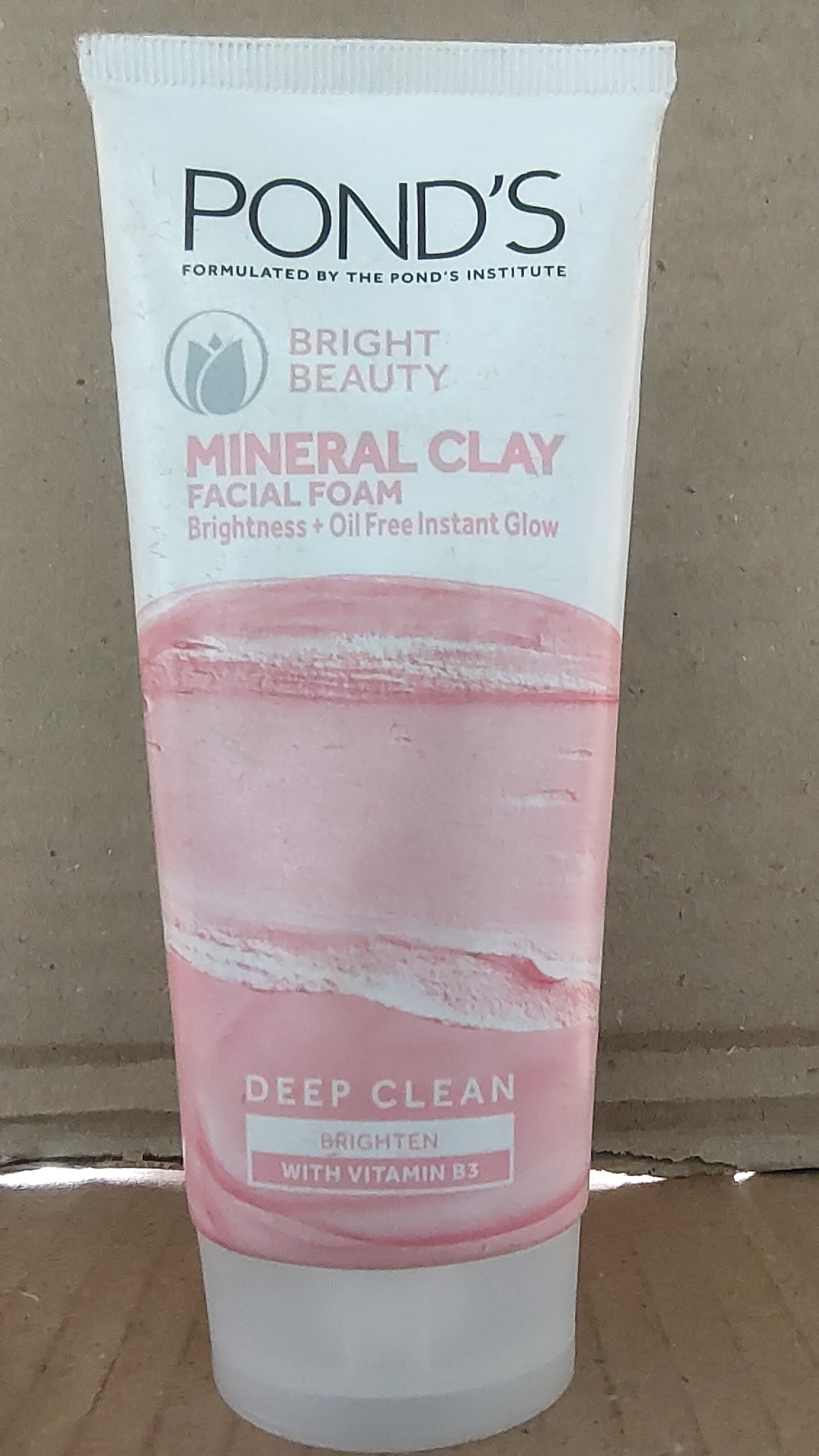 Ponds bright beauty mineral clay facial foam