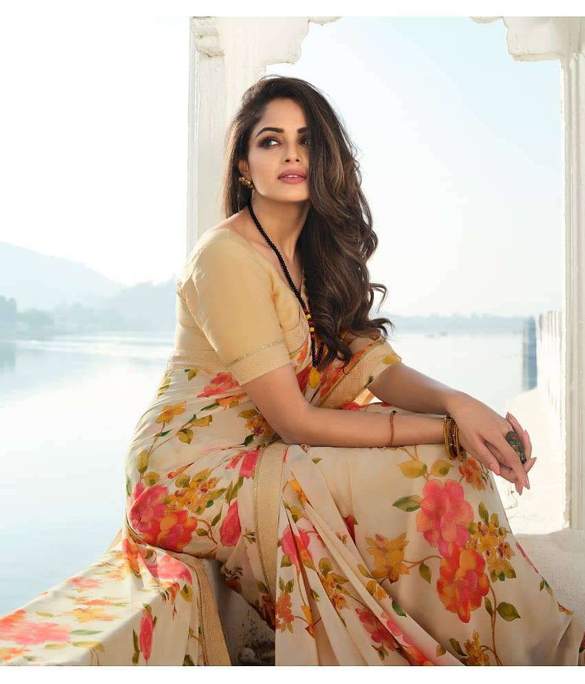 BLEESBURY Georgette Printed Saree With Unstitched Blouse Piece ( Pink ) view 2