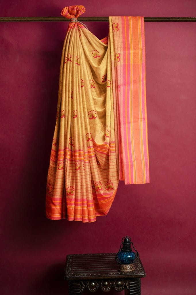Vanilla & Strawberry Handloom Sari view 2