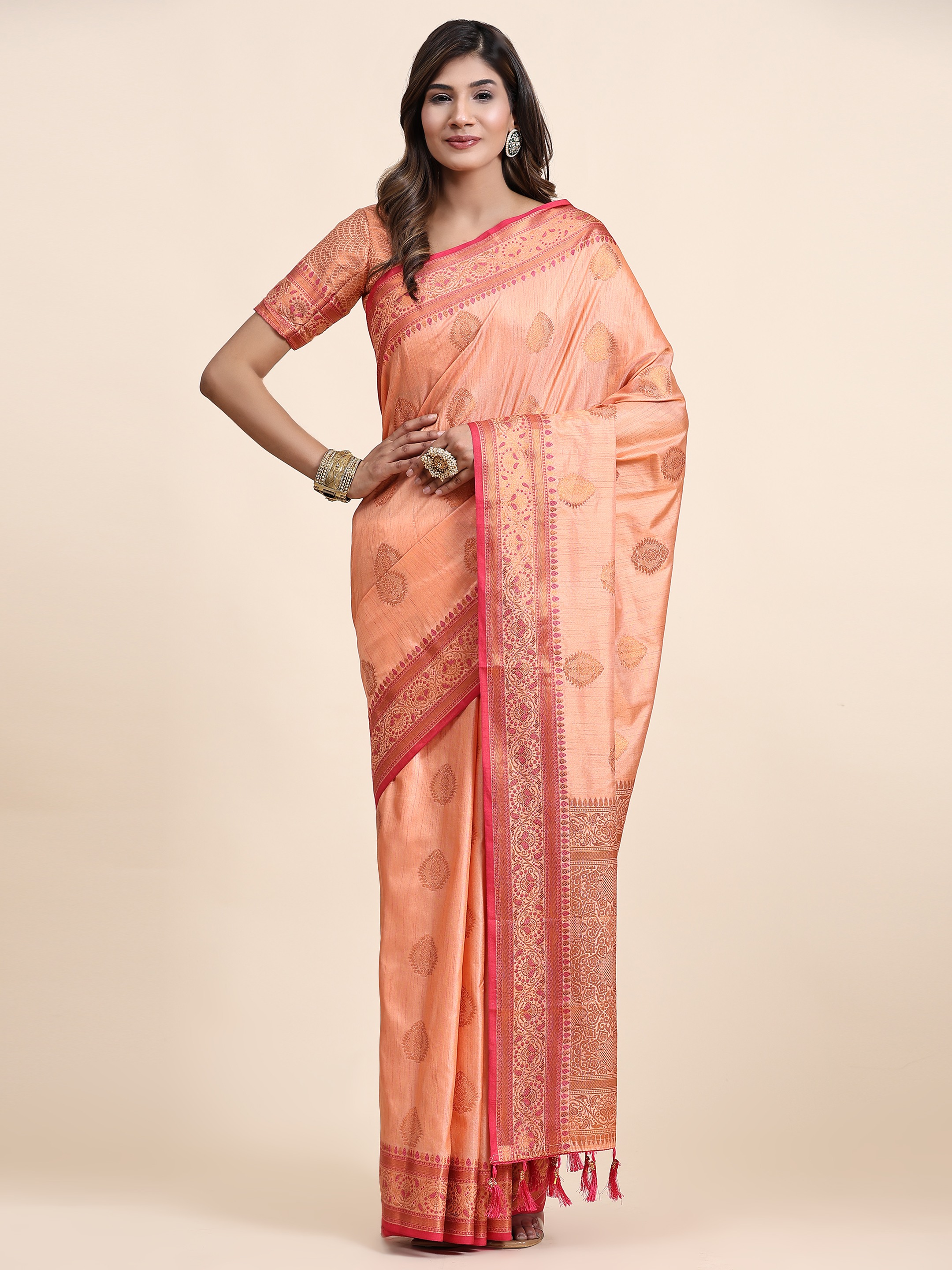 Yavira silk Women's Pink Handwoven Jacquard Saree view 2