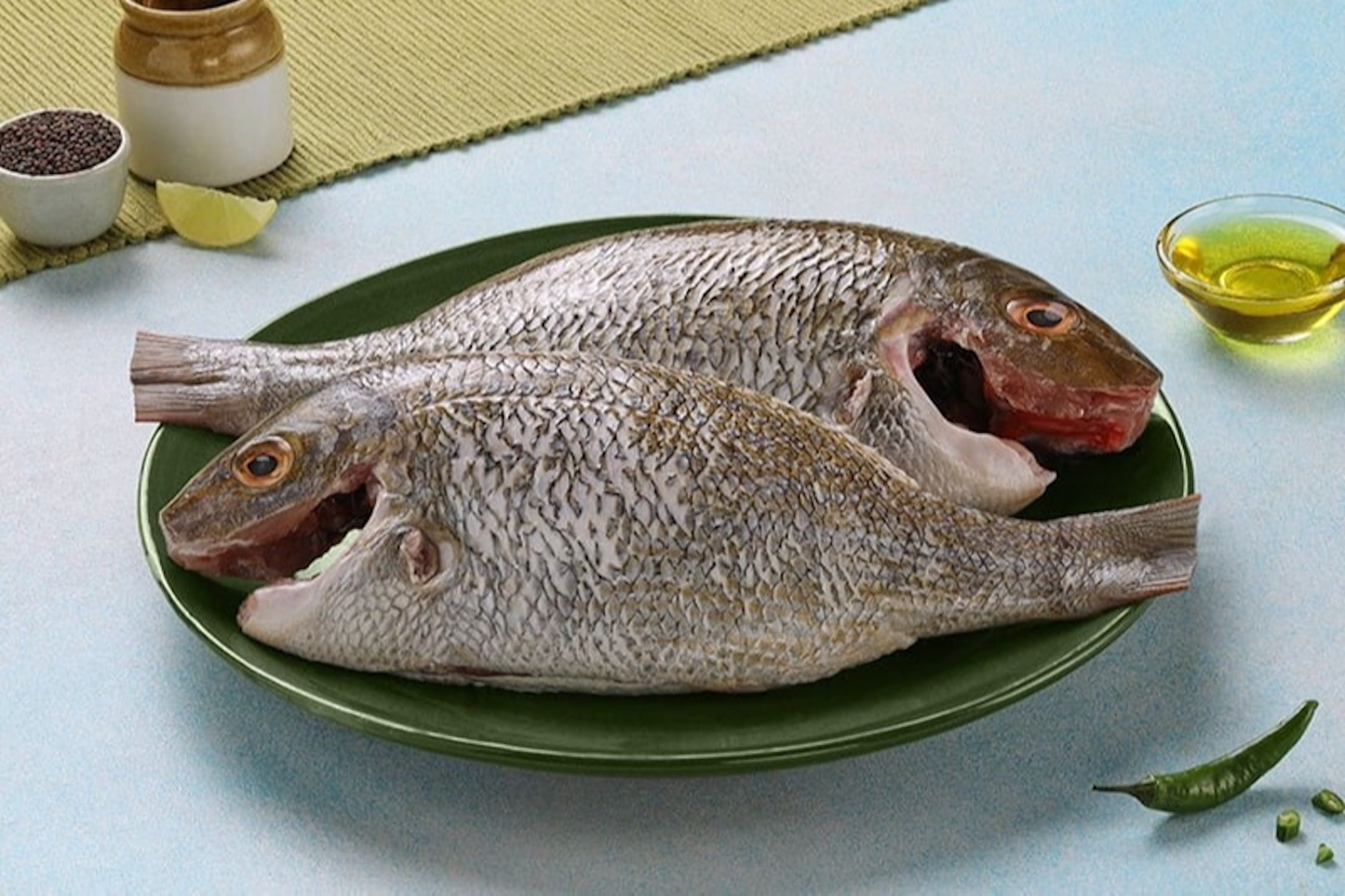 Emperor/Eari/Sheri/Vilai Meen Fish (1kg-2kg)-Curry Cut - 1kg (Before Cleaning) view 2