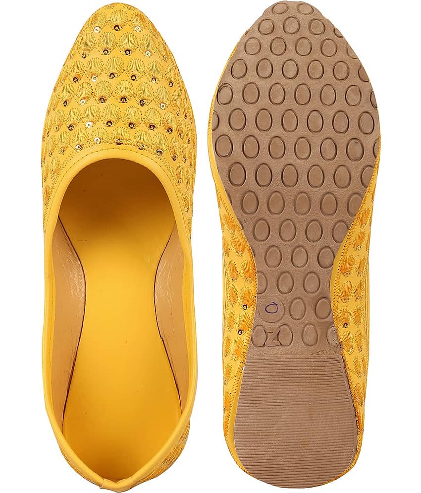 Apratim - Yellow Women's Juttis view 2