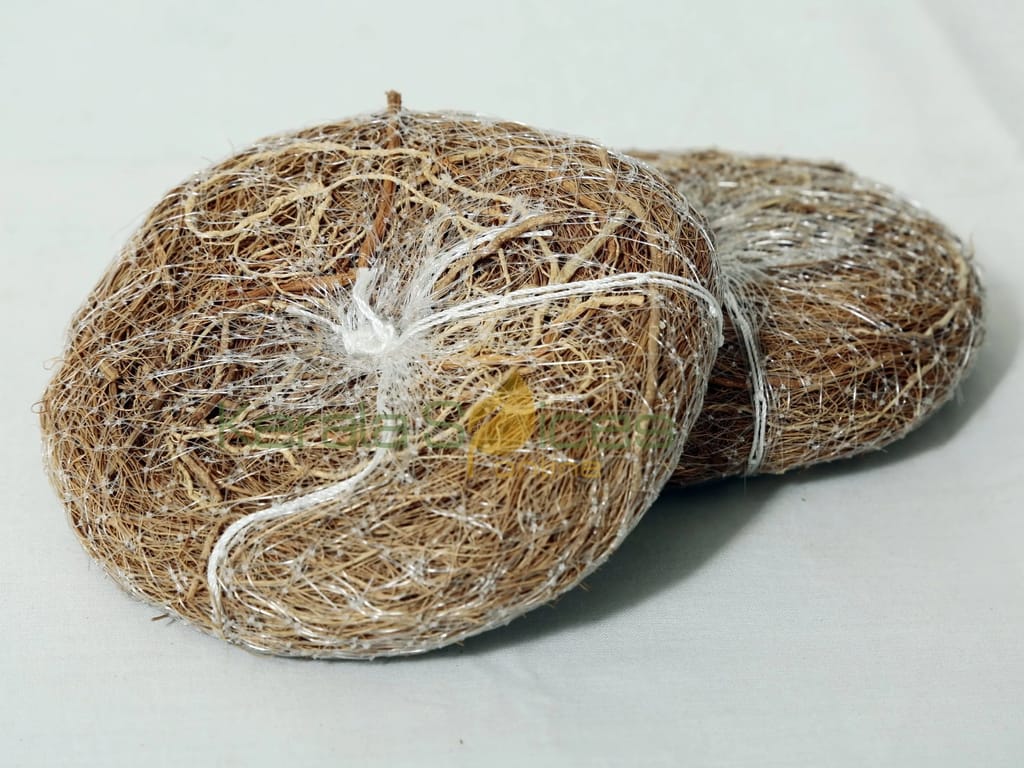 Ramacham (Vettiver) Herbal Bathing Scrubber view 2