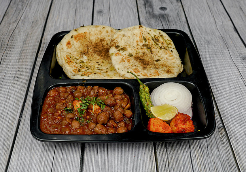 Chole gobhi amritsari kulcha