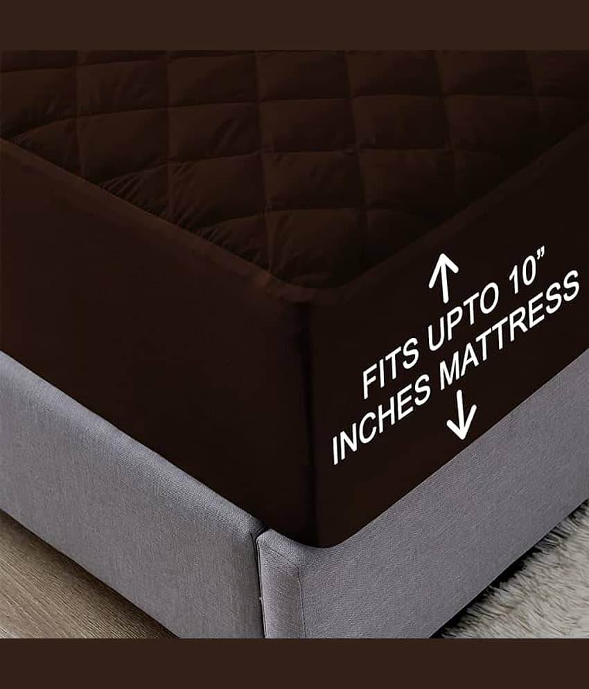 Luxurious homes - Quilted Water Proof Double King Size Mattress Protector - 198 cm (78") x 183 cm (72") - Red view 2