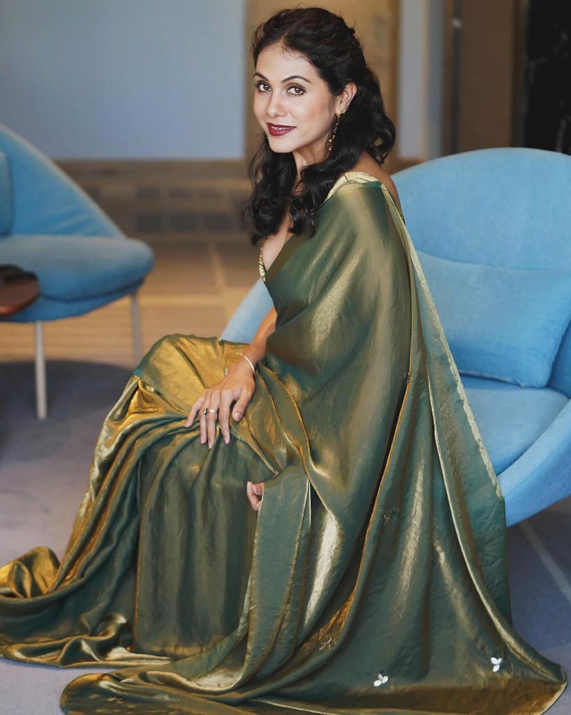 Golden Pastel Green Fendy Silk wedding and partywear Saree view 2