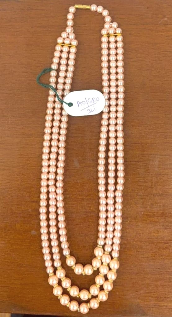 ladi pink white moti swagat mala view 2