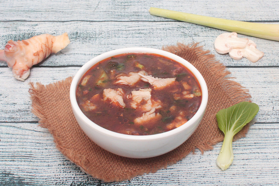 Chicken tom yum soup