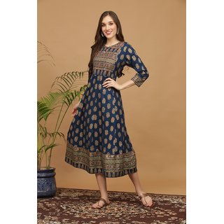 Lakshtish Round Neck Embroideay Kurta