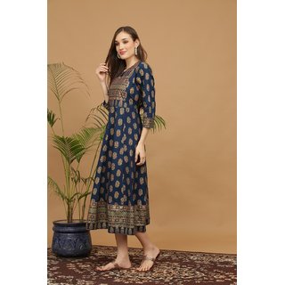 Lakshtish Round Neck Embroideay Kurta view 2