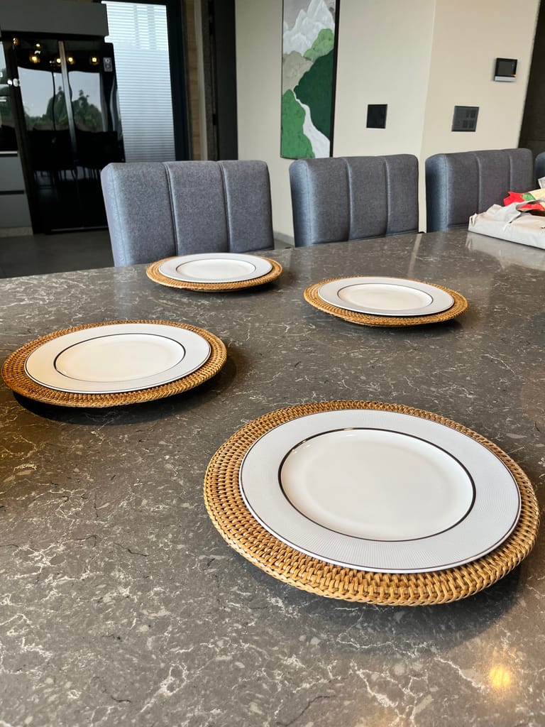 RATTAN ROUND UNDER PLATE