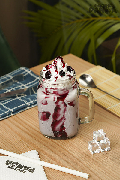 Blueberry shake (300 ml)