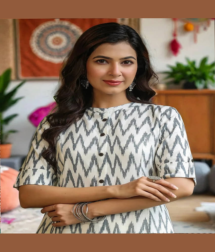 AMIRA'S INDIAN ETHNICWEAR Cotton Printed Front Slit Women's Kurti - White ( Pack of 1 ) view 2