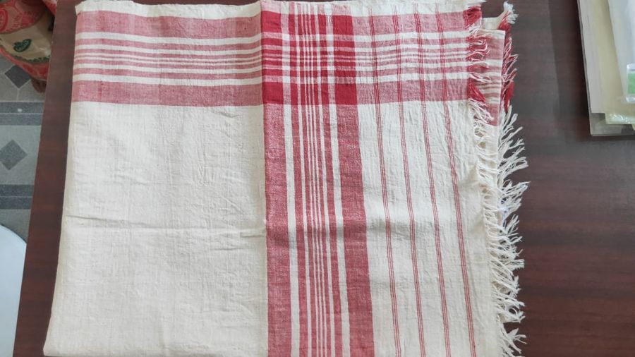 ASSAMESE HANDWOVEN LARGE GAMOSA view 2