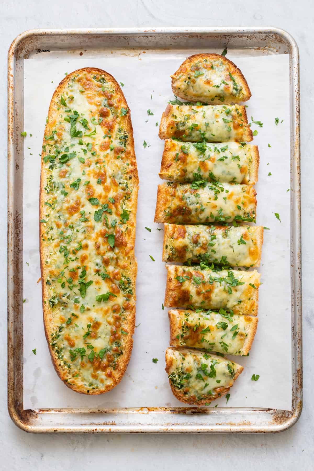 Stuff d-shaped garlic bread