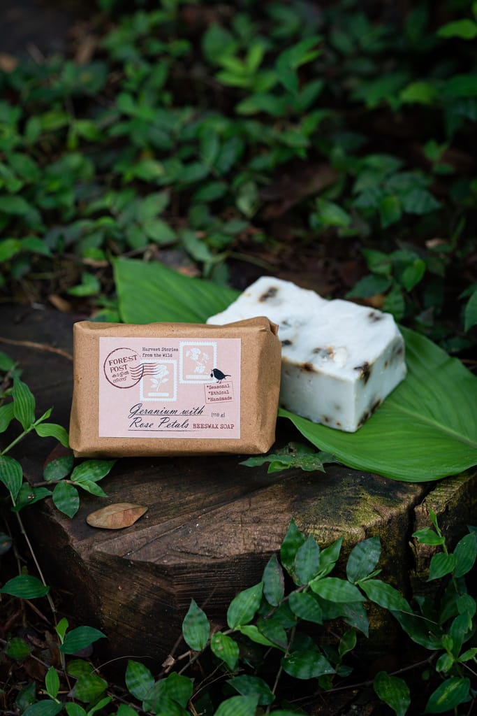 Beeswax Handmade Geranium with Rose Petals 118 gram (1TORSOPTN00269) view 2