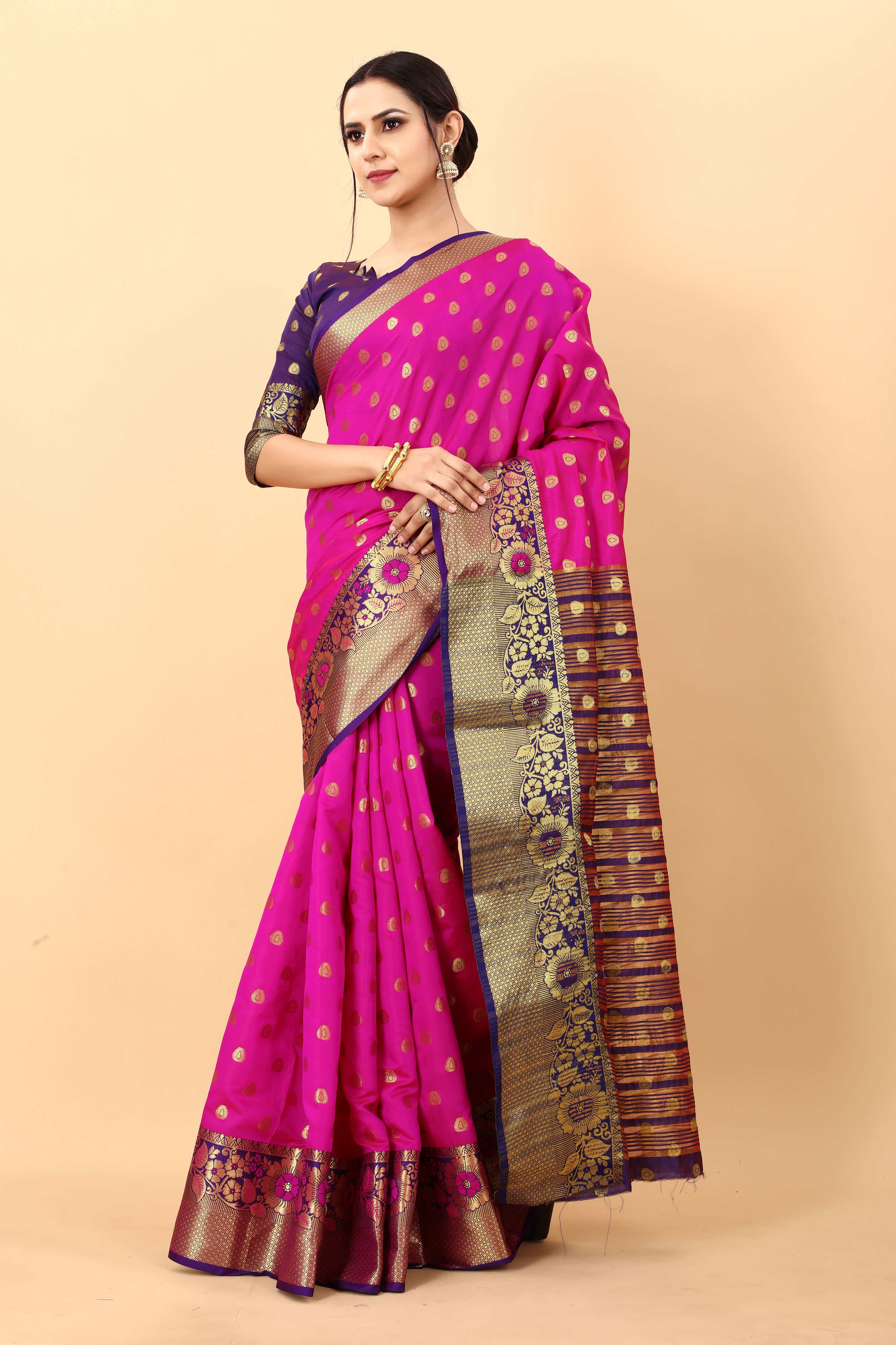 Yavira silk Women's Pink Handwoven Silk Blend Saree view 2