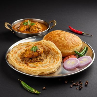 Parotta With Chicken Curry