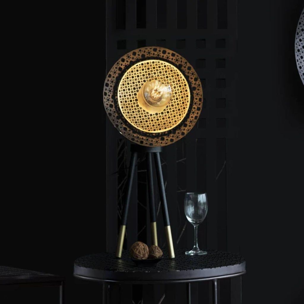 OONA BSNT LOUVRE TABLE LAMP IRON BLK/GLD FINISH view 2