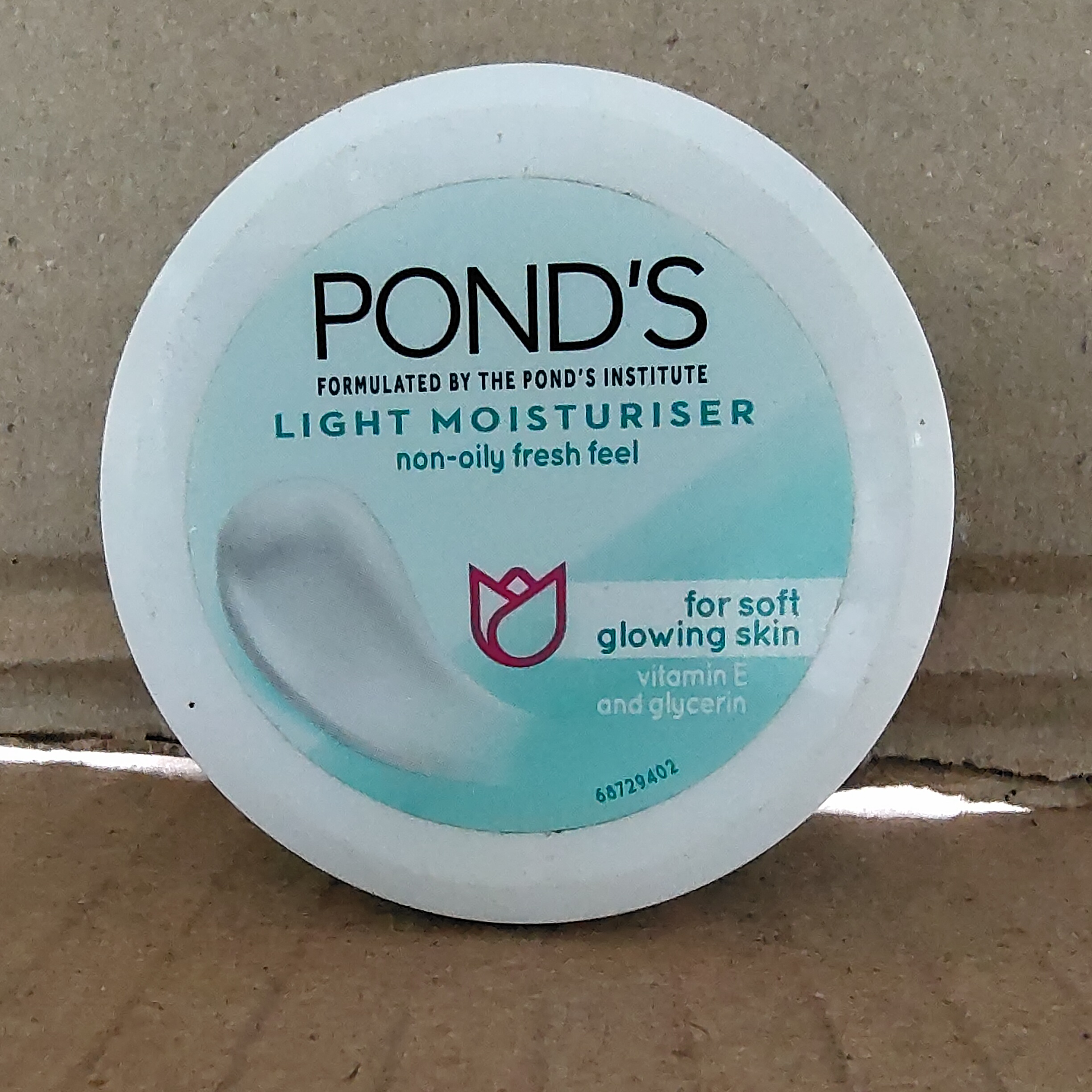Ponds light moisturiser