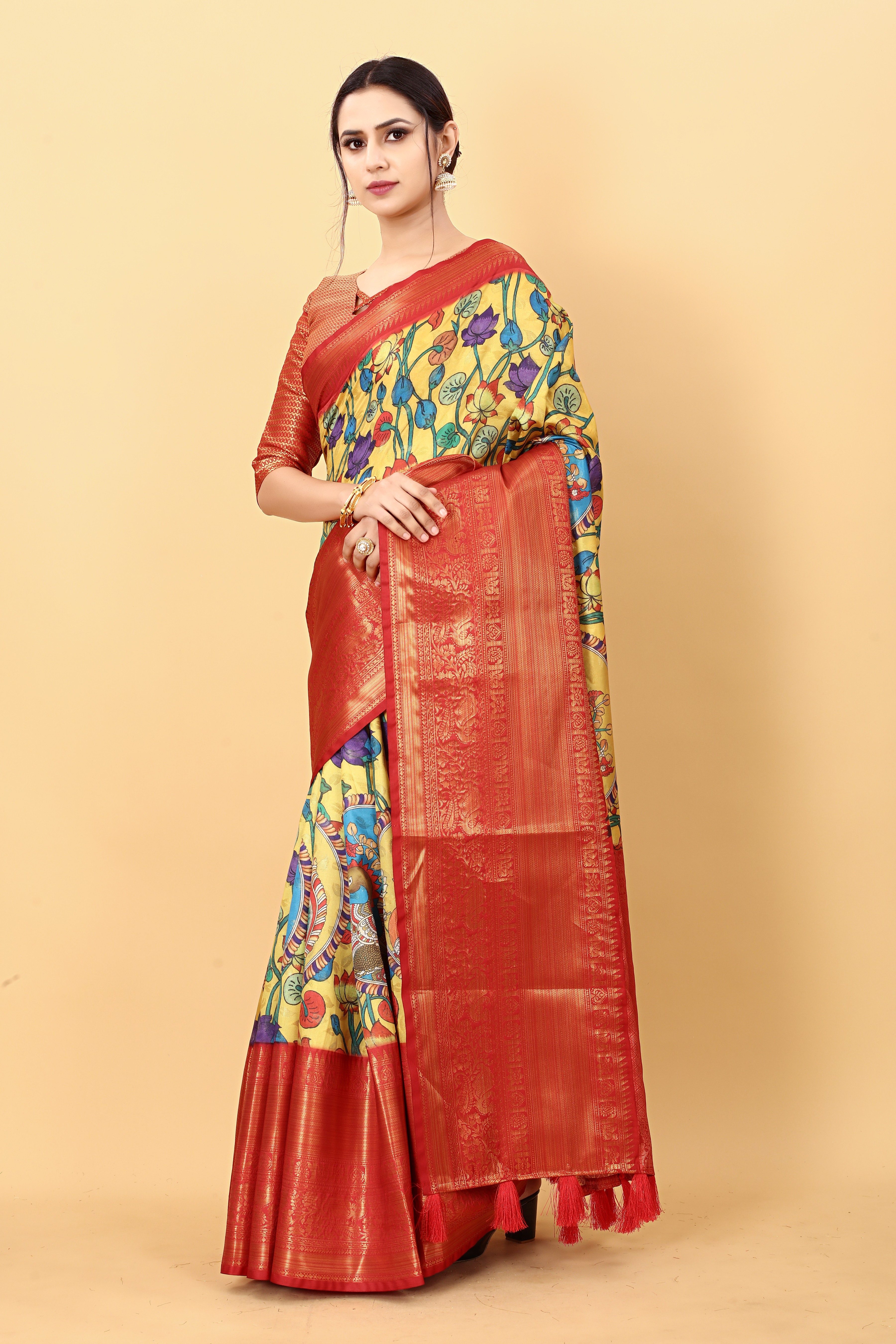 Yavira silk Women's Multi Printed Silk Blend Saree