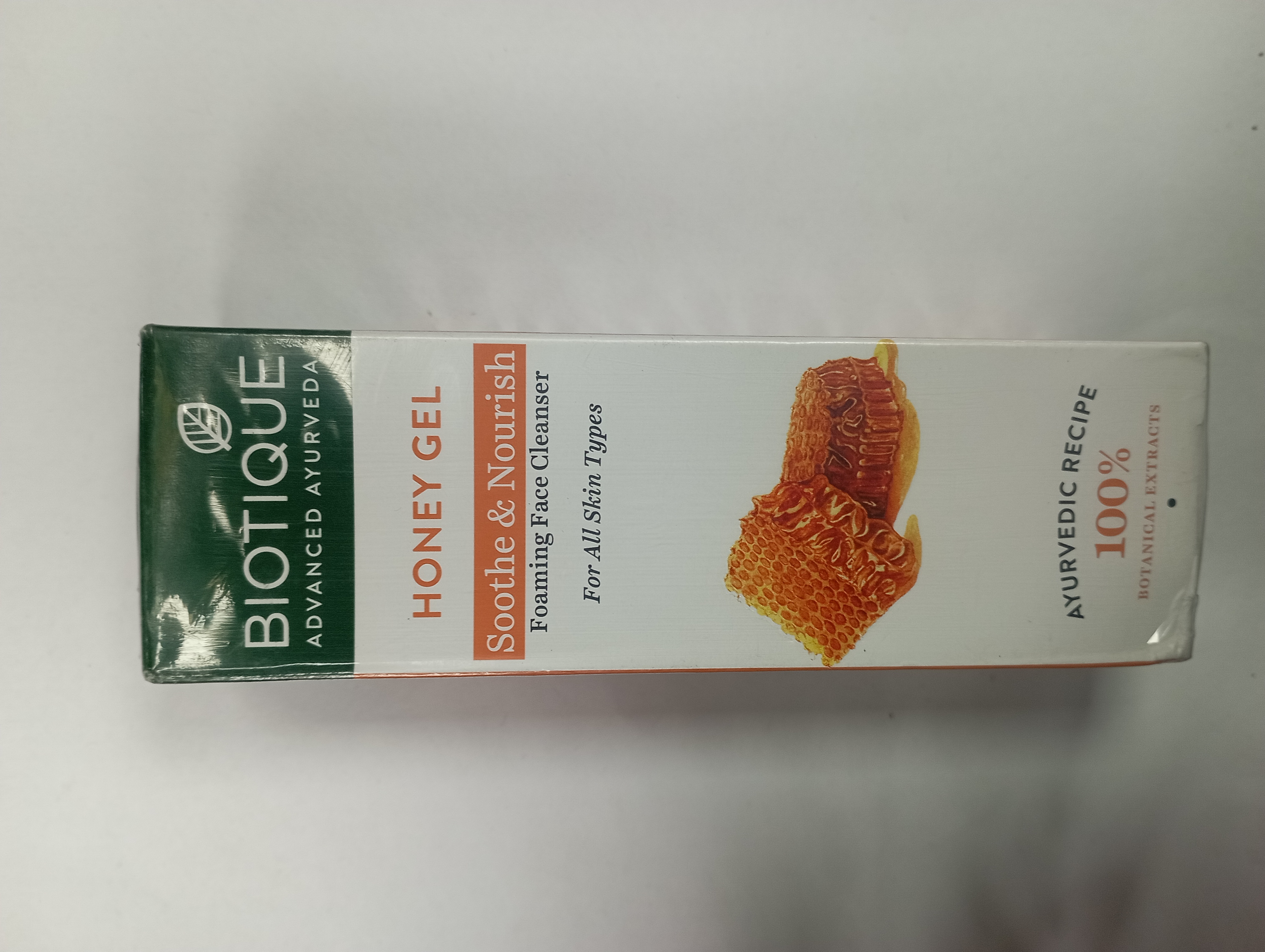 Biotique Advanced ayurveda Honey gel Soothe & nourish Foaming face cleanser For all skin types Ayurvedic recipe 100% Botanical extracts