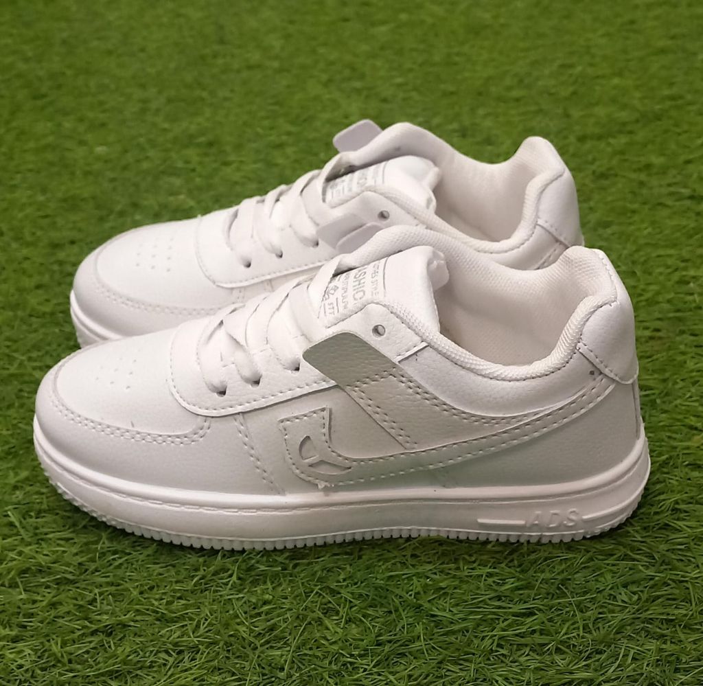 White Leather Sneakers Casual and Comfortable - Perfect for Everyday Wear