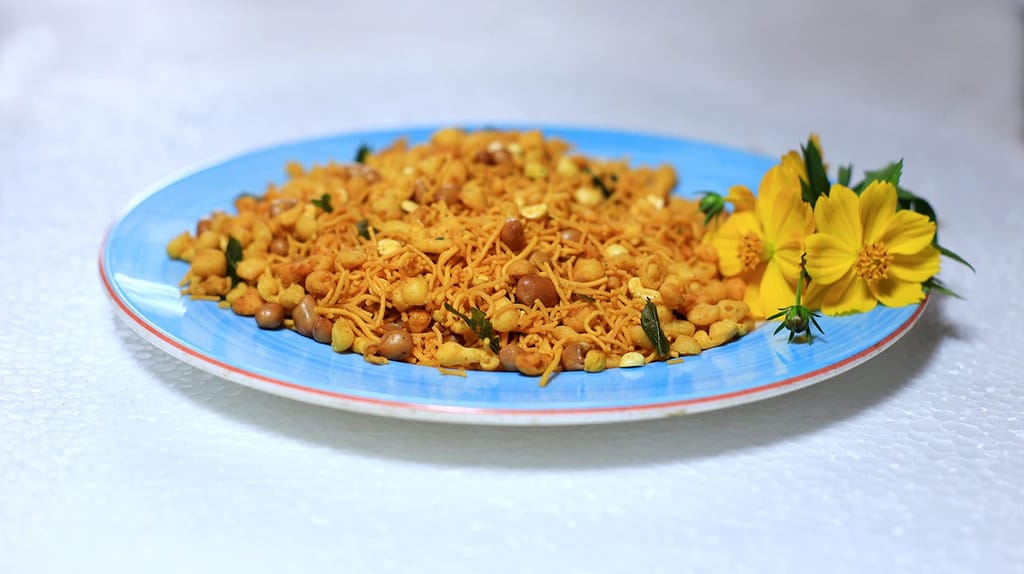 CRUNCHIZZ - MIXTURE/NAMKEEN I Authentic & Traditional Kerala Preparation I No Additives or Preservatives I Pack of One I view 2
