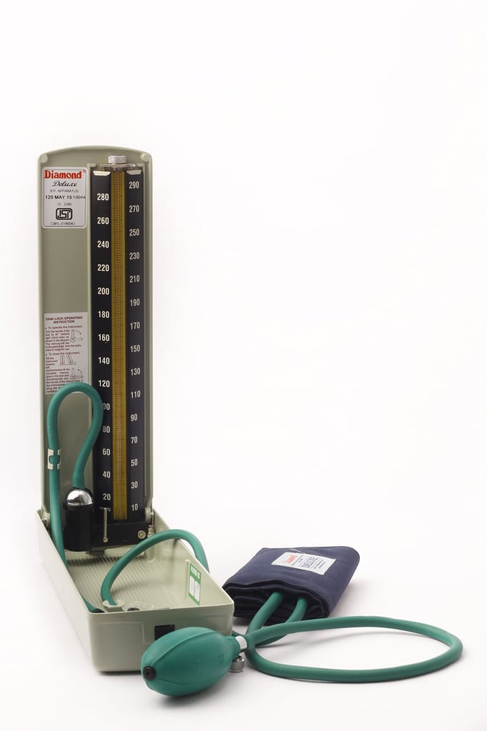 Diamond Mercurial Blood Pressure Apparatus, Deluxe (Gray) view 2