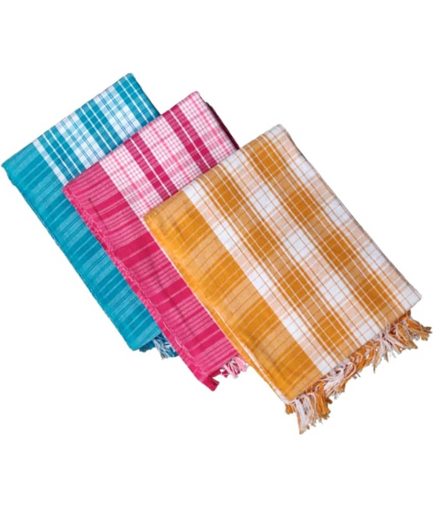 KAKUMANU - Multicolor Cotton Checks Bath Towel (Pack of 3)