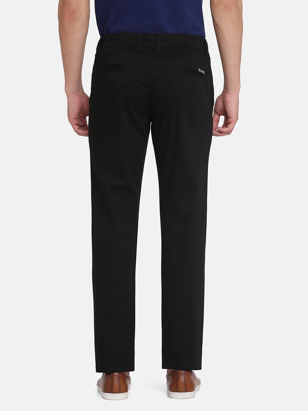 TAHVO men chinos view 2