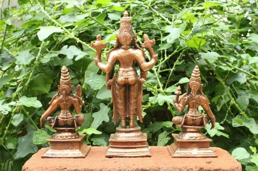 Searchers Paradise - Copper Idols Srinivasa Perumal with Sridevi Bhudevi,6.2 inches, Copper Handmade 1600 Grams, Patina Antique Finish, Pack of 1 Piece view 2