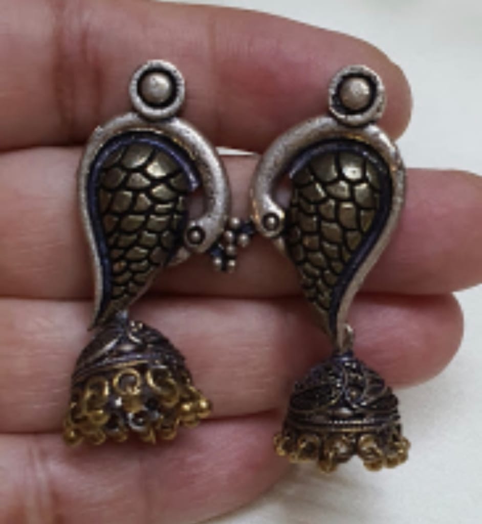 Glamvila Designer German Silver Jewellery Set view 2