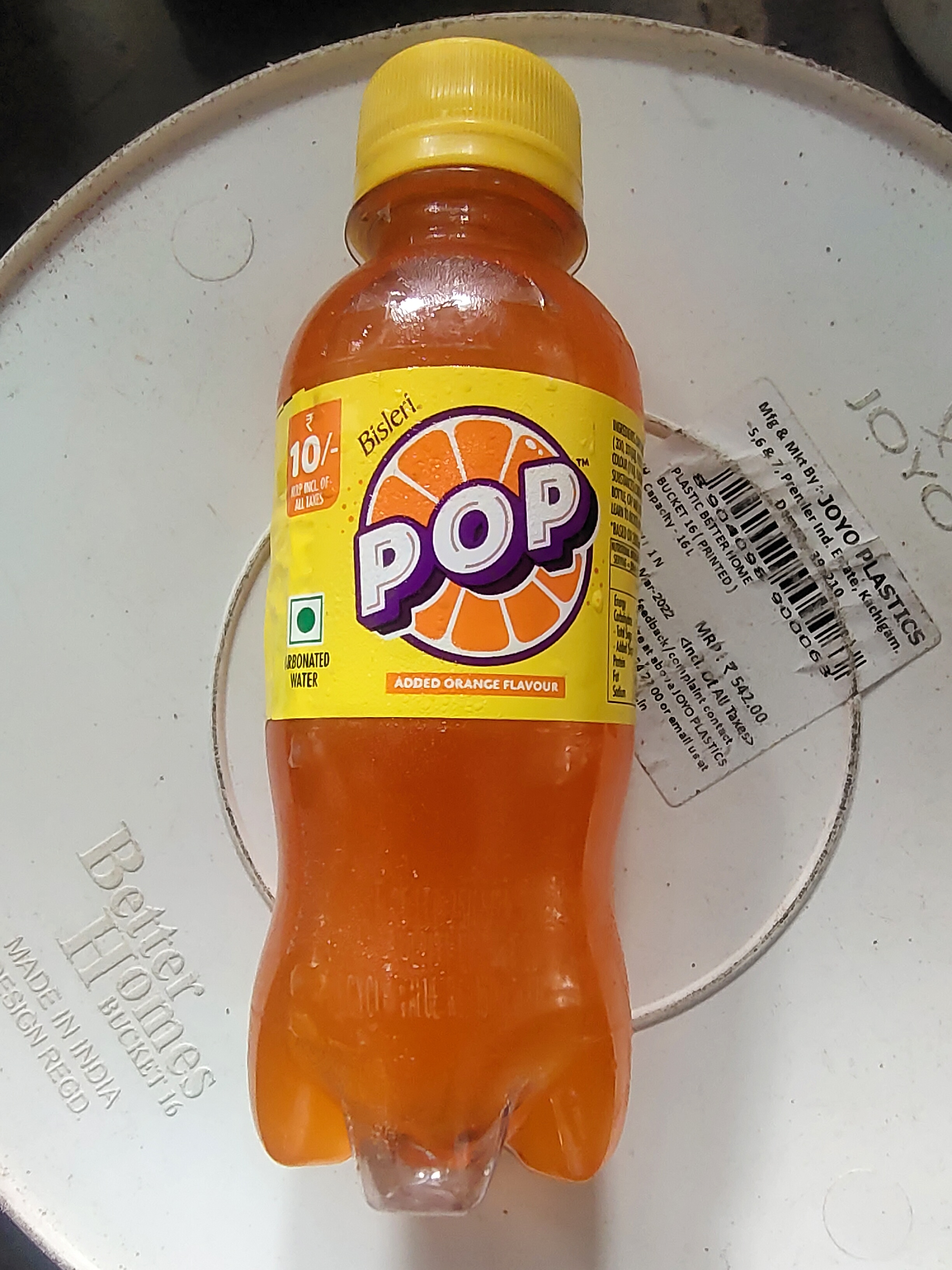 Bisleri pop orange flavour soft drink