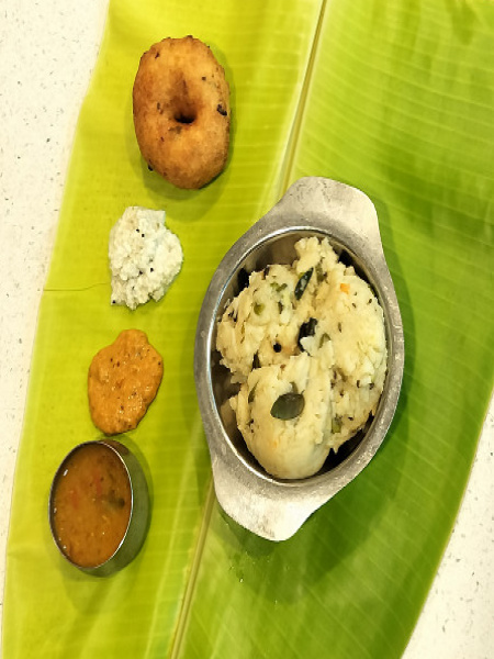 Bf combo 2 ( ghee pongal + vada 1 )