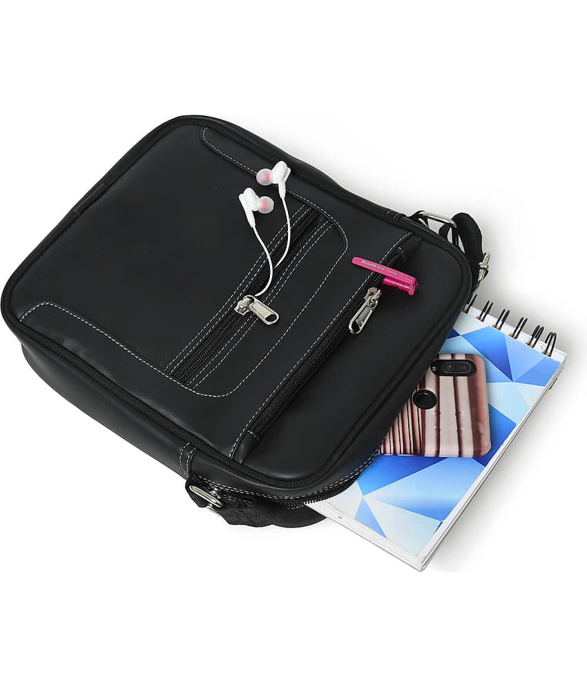 MATRICE - Black Solid Messenger Bag view 2