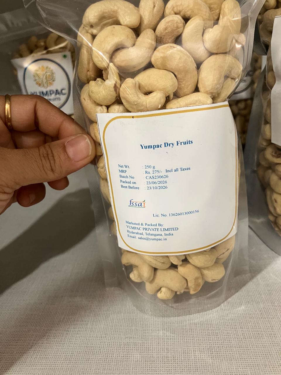 YUMPAC Natural Whole Cashews W320 250g