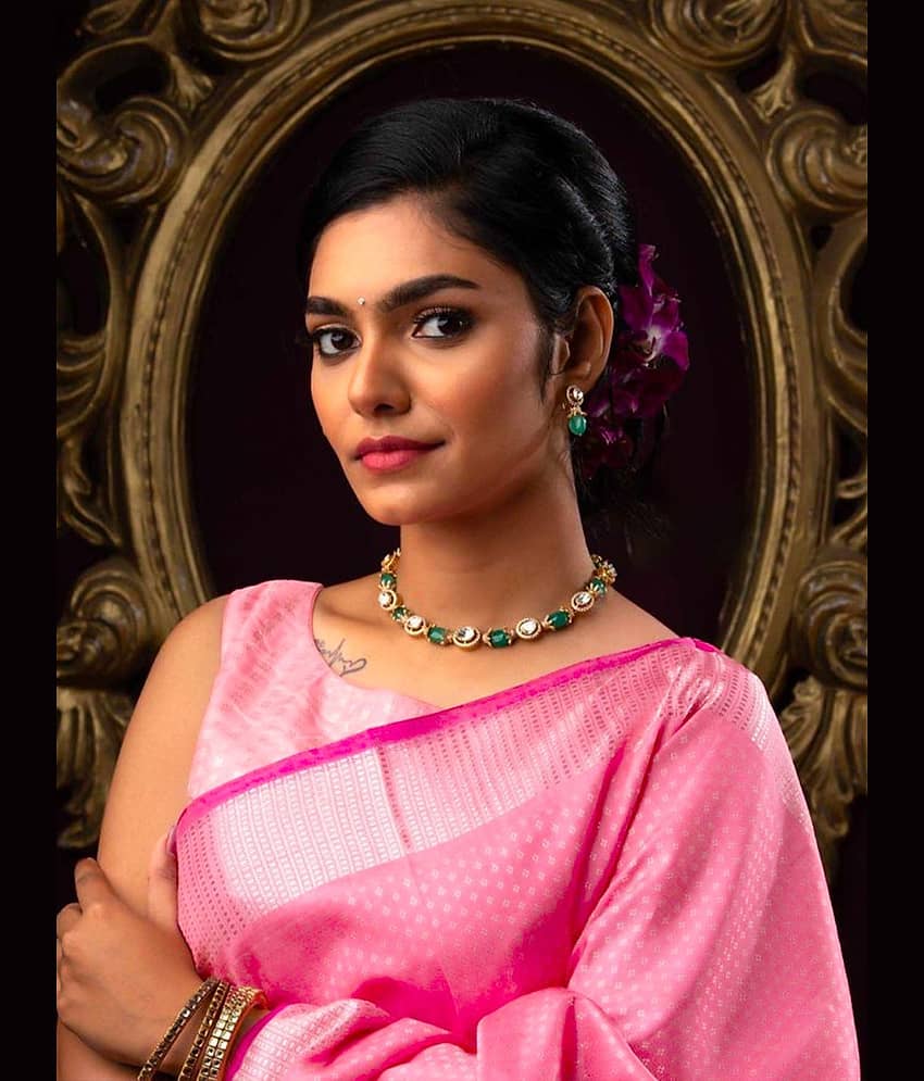 BLEESBURY Banarasi Silk Woven Saree With Unstitched Blouse Piece ( Pink ) view 2