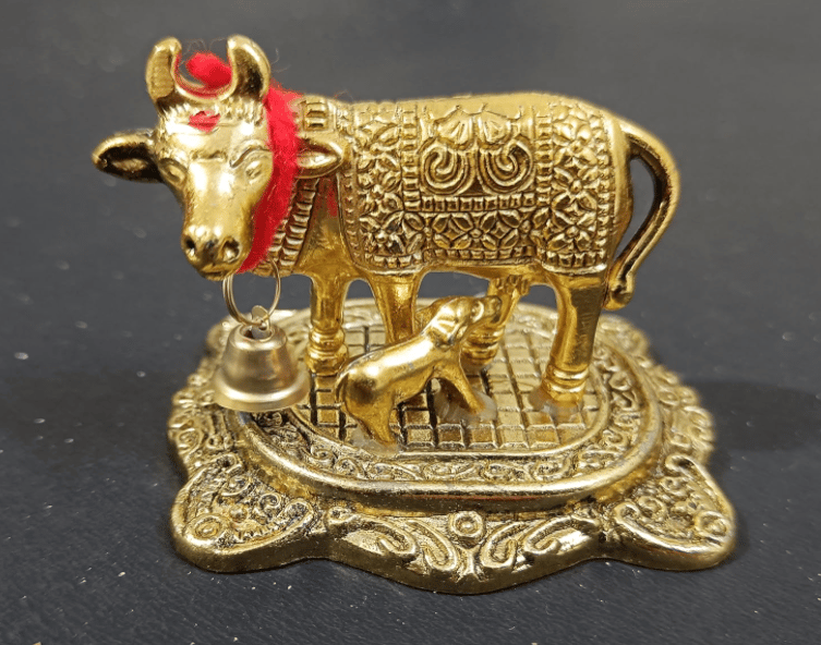 Ayushmann Traders Presents Gold Plated Metal Handicraft Kanha Ji Cow for Home Decor view 2