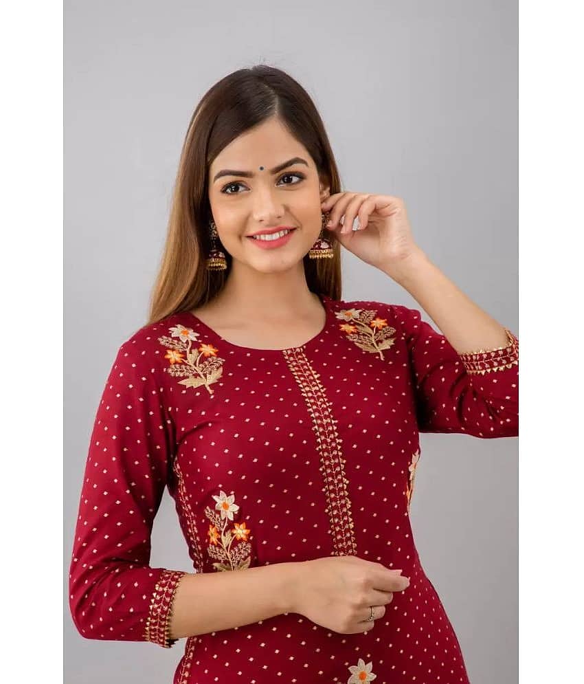 FABRR - Maroon Rayon Women's Straight Kurti ( Pack of 1 ) view 2