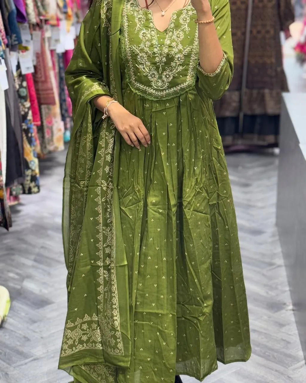 Enjoy your festival with our Very Beautiful 3ps suit Set view 2