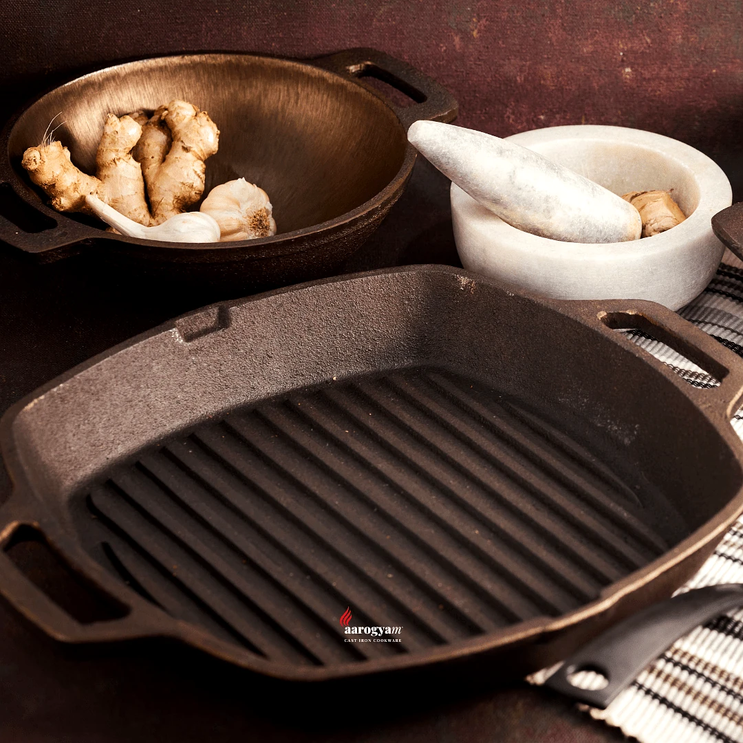 Aarogyam Cast Iron Grill Pan Short Handle , Pre-Seasoned 10 inch Diameter (25cm), Naturally Non-stick, Toxin-Free, Gas & Induction Compatible, Weight- 2.3 kg (Colour - Black) by Aarogyam - The Cast Iron Shop view 2