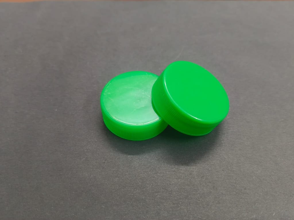 38 mm caps (pack of 100) view 2