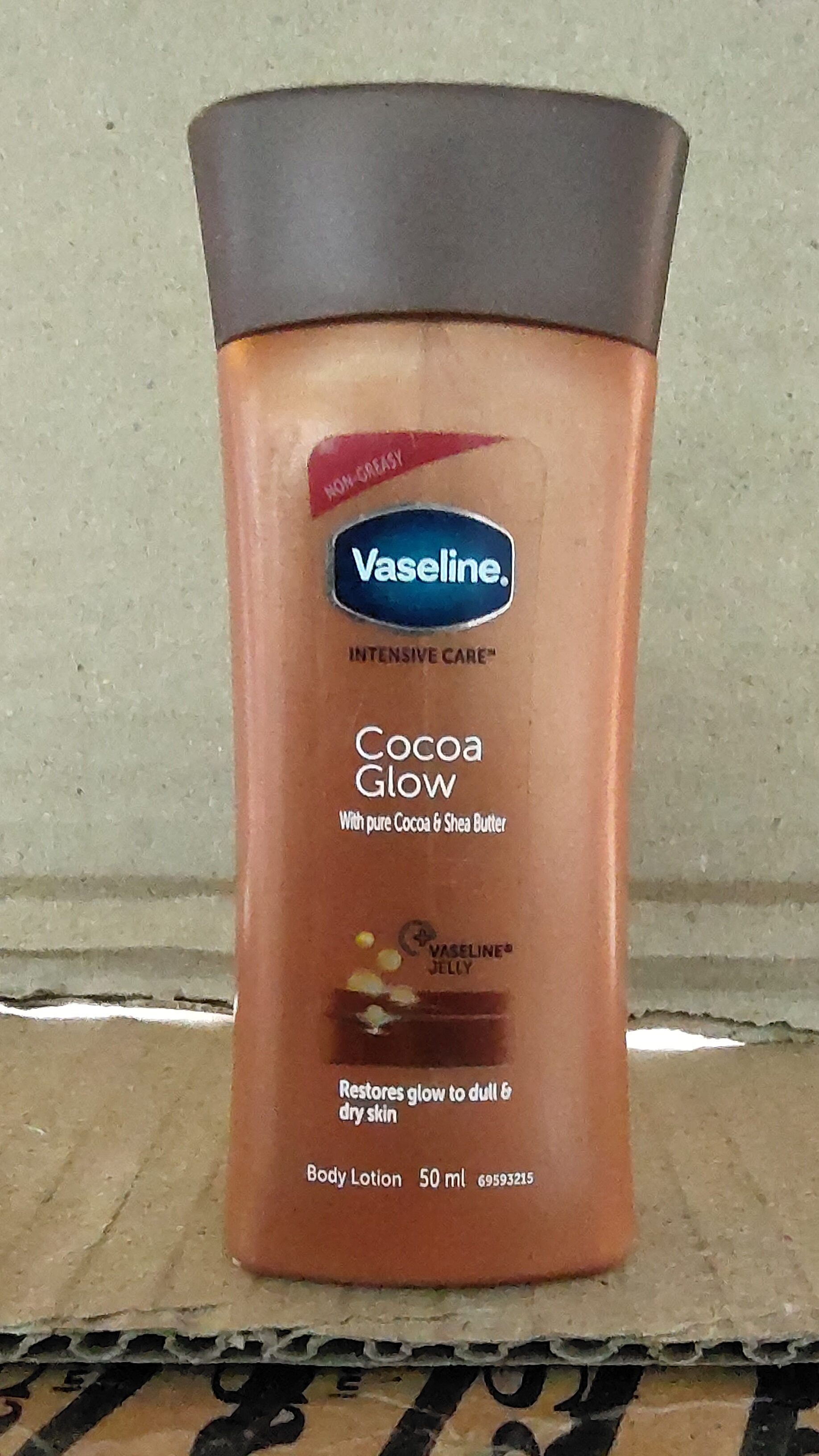 Vaseline body lotion cocoa glow with Shea butter