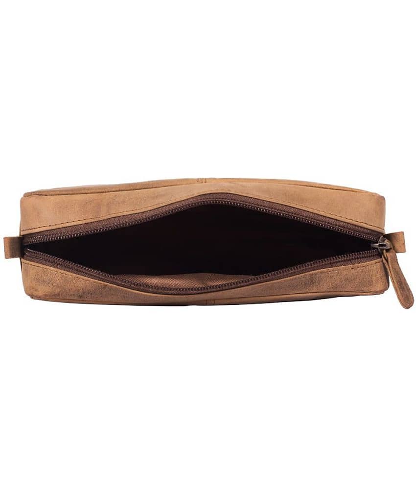 Calfnero Brown Toiletry Bag view 2