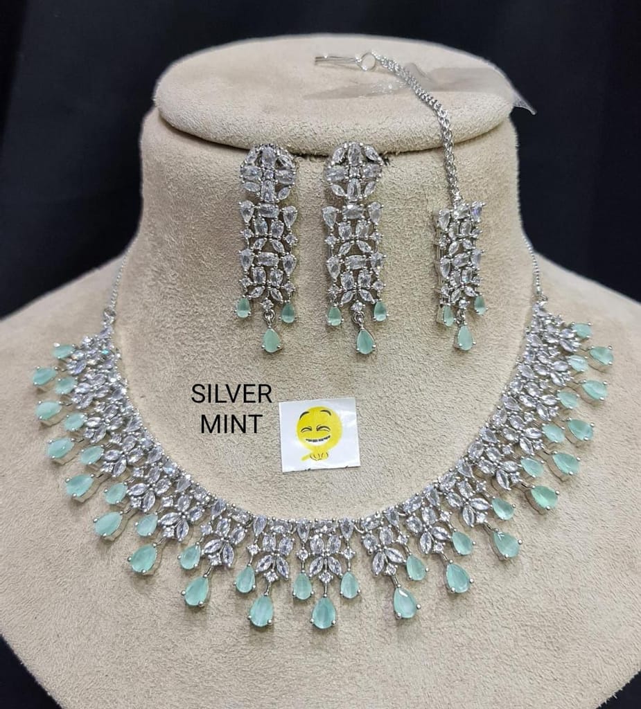 Trandy high-quality American diamond necklace view 2