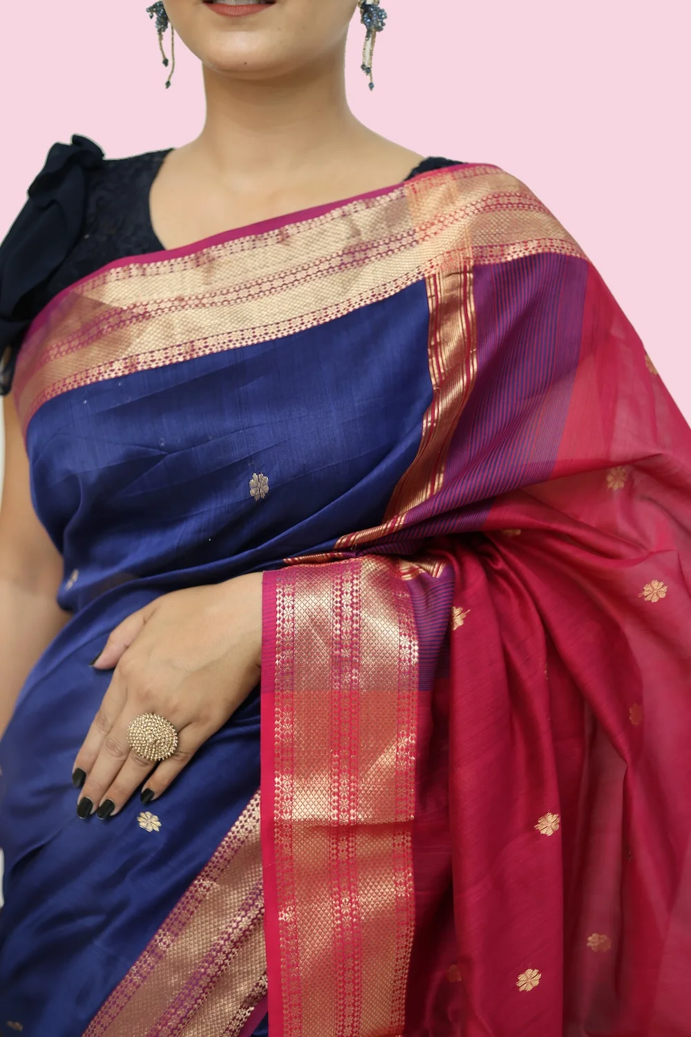 Dazzling Navy Blue Pink Broad Border handloom Saree with Tassels view 2