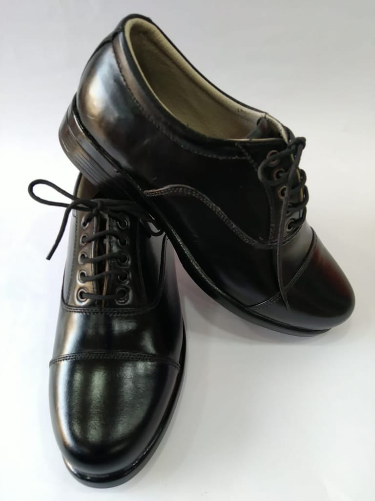 Men's Black Leather Oxford Shoes - Formal Dress Shoes for Office, Business, and Special Occasions view 2